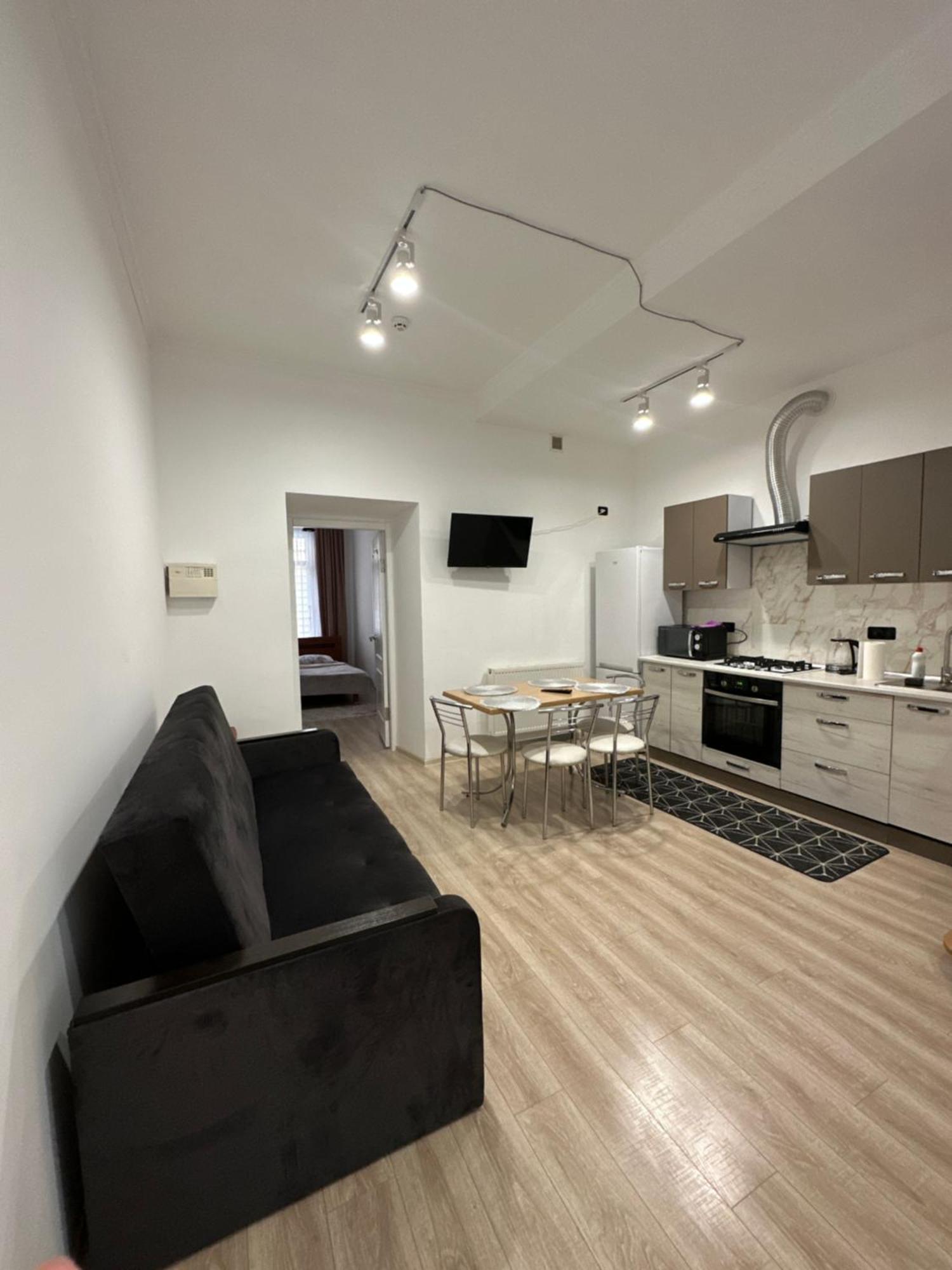 Levvv Apartment Lwów Zewnętrze zdjęcie