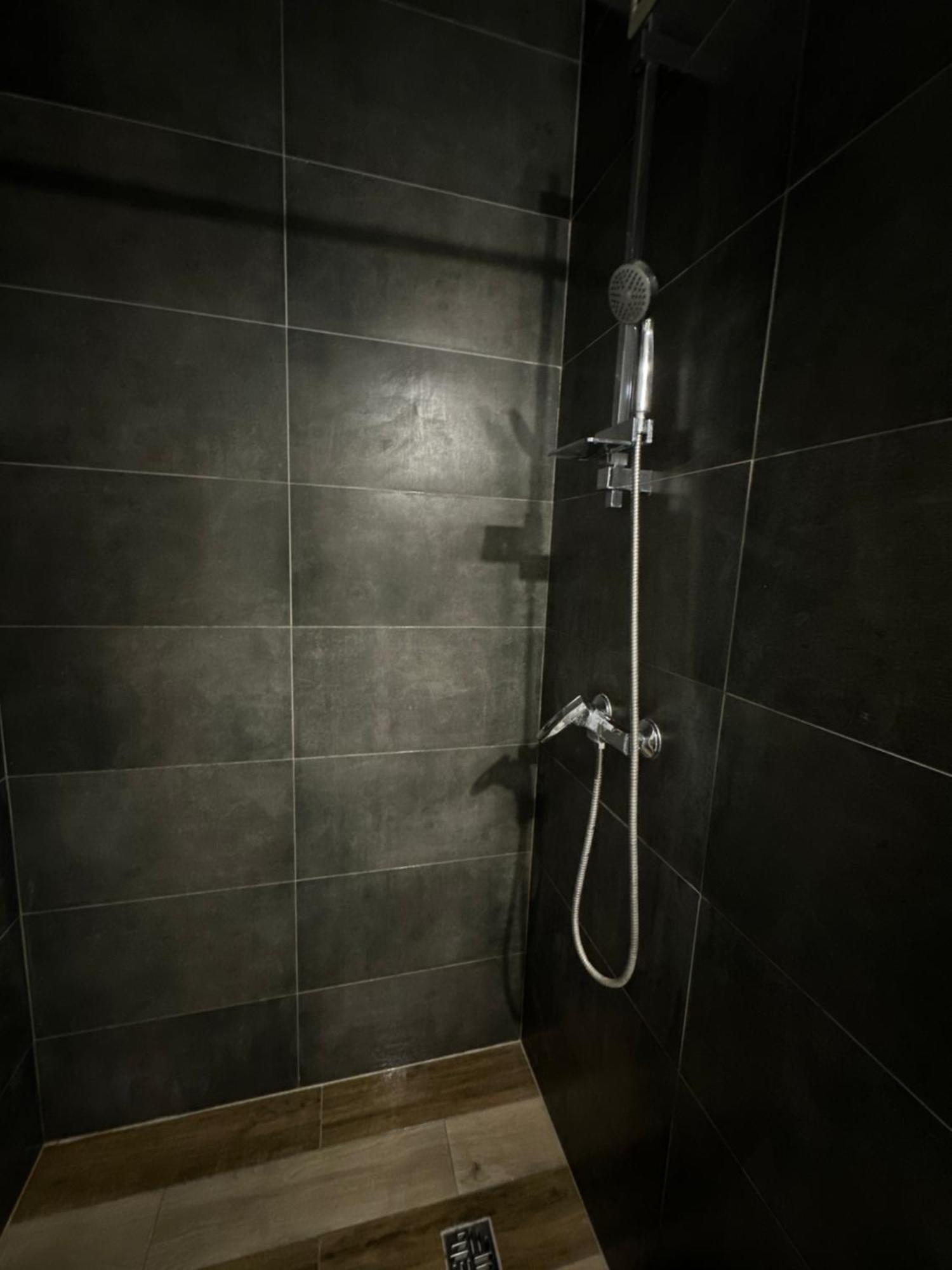 Levvv Apartment Lwów Zewnętrze zdjęcie