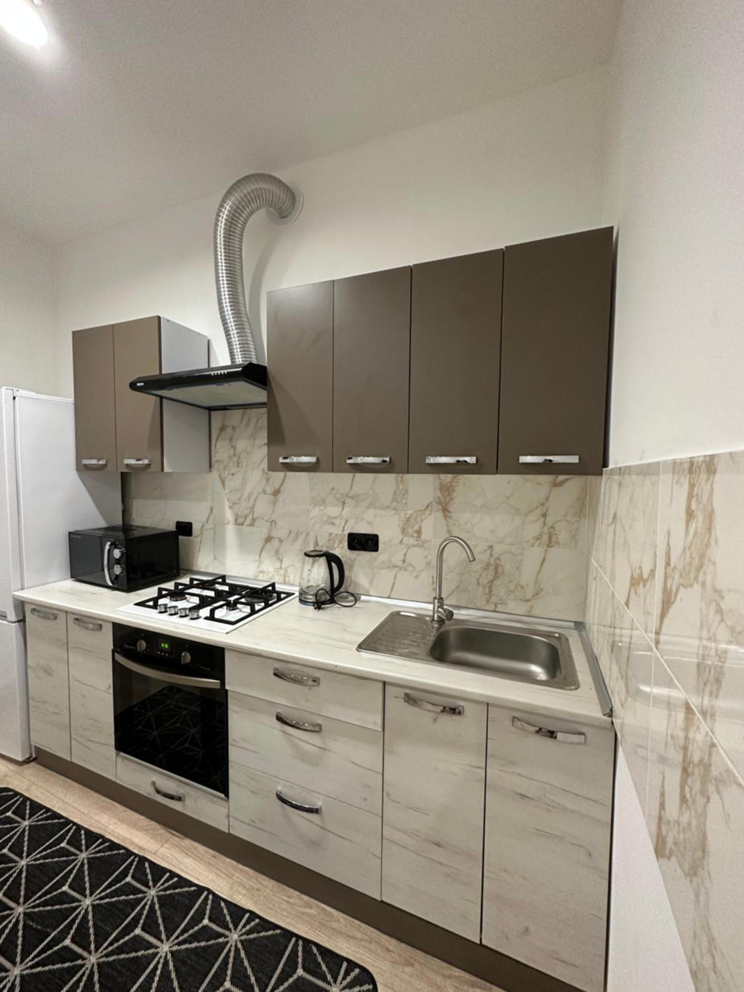 Levvv Apartment Lwów Zewnętrze zdjęcie